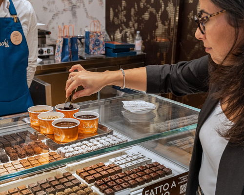 Food & Wine Tours Bologna: Venchi: Chocolate Tasting Experience