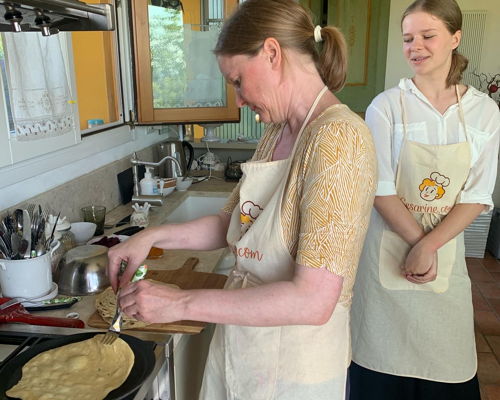 Corsi di cucina Pesaro: Lezione di cucina su come preparare la piadina sfogliata