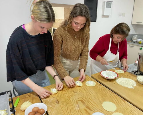 Cooking classes Ragusa: Schiacciata, Ravioli, and Cannoli: the true sicilian cuisine