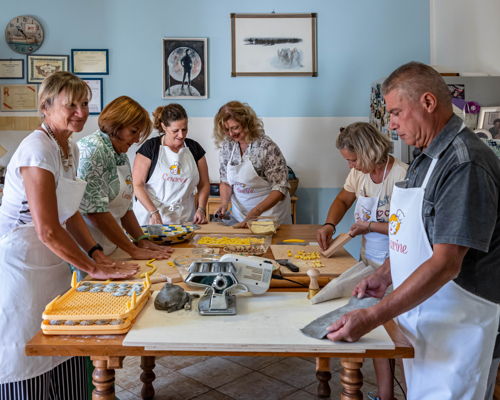 Corsi di cucina Arzachena: Cuciniamo un menu vegetariano, dai ravioli alle seadas