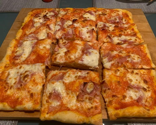 Cooking classes Como: The great Italian classics: pizza and tiramisu